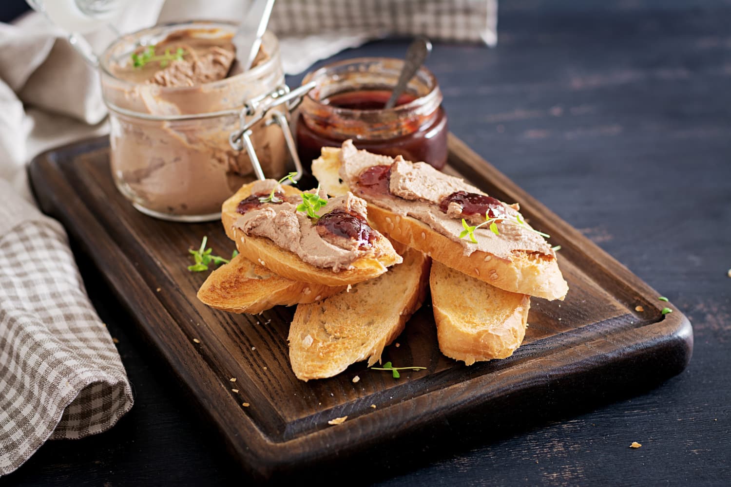 tostas de pate con mermelada